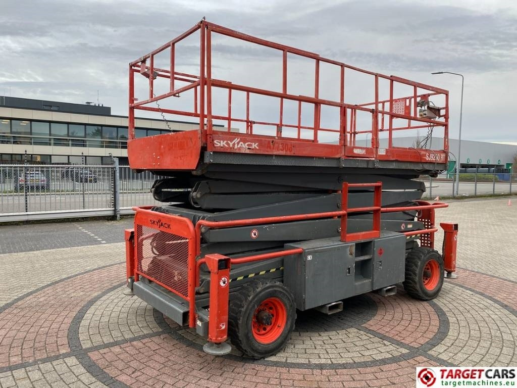 SkyJack SJ9250 RT Diesel 4x4 Scissor Work Lift 1720cm - Škarasta podizna platforma: slika SkyJack SJ9250 RT Diesel 4x4 Scissor Work Lift 1720cm - Škarasta podizna platforma SkyJack SJ9250 RT Diesel 4x4 Scissor Work Lift 1720cm - Škarasta podizna platforma: slika SkyJack SJ9250 RT Diesel 4x4 Scissor Work Lift 1720cm - Škarasta podizna platforma