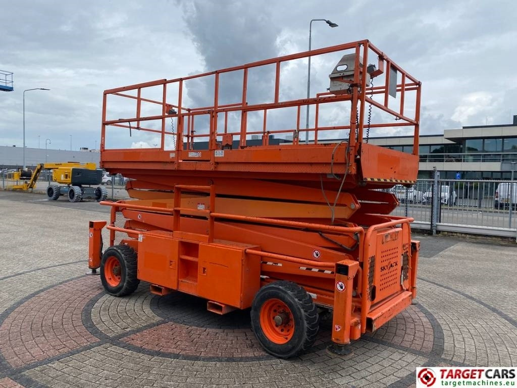 SkyJack SJ9250 RT Diesel 4x4 Scissor Work Lift 1720cm - Škarasta podizna platforma: slika SkyJack SJ9250 RT Diesel 4x4 Scissor Work Lift 1720cm - Škarasta podizna platforma SkyJack SJ9250 RT Diesel 4x4 Scissor Work Lift 1720cm - Škarasta podizna platforma: slika SkyJack SJ9250 RT Diesel 4x4 Scissor Work Lift 1720cm - Škarasta podizna platforma