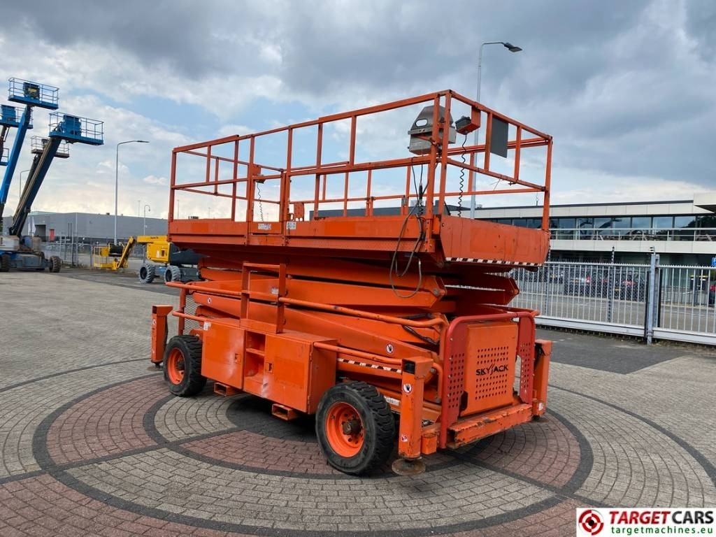 SkyJack SJ9250 RT Diesel Scissor Work Lift 1720cm - Škarasta podizna platforma: slika SkyJack SJ9250 RT Diesel Scissor Work Lift 1720cm - Škarasta podizna platforma SkyJack SJ9250 RT Diesel Scissor Work Lift 1720cm - Škarasta podizna platforma: slika SkyJack SJ9250 RT Diesel Scissor Work Lift 1720cm - Škarasta podizna platforma