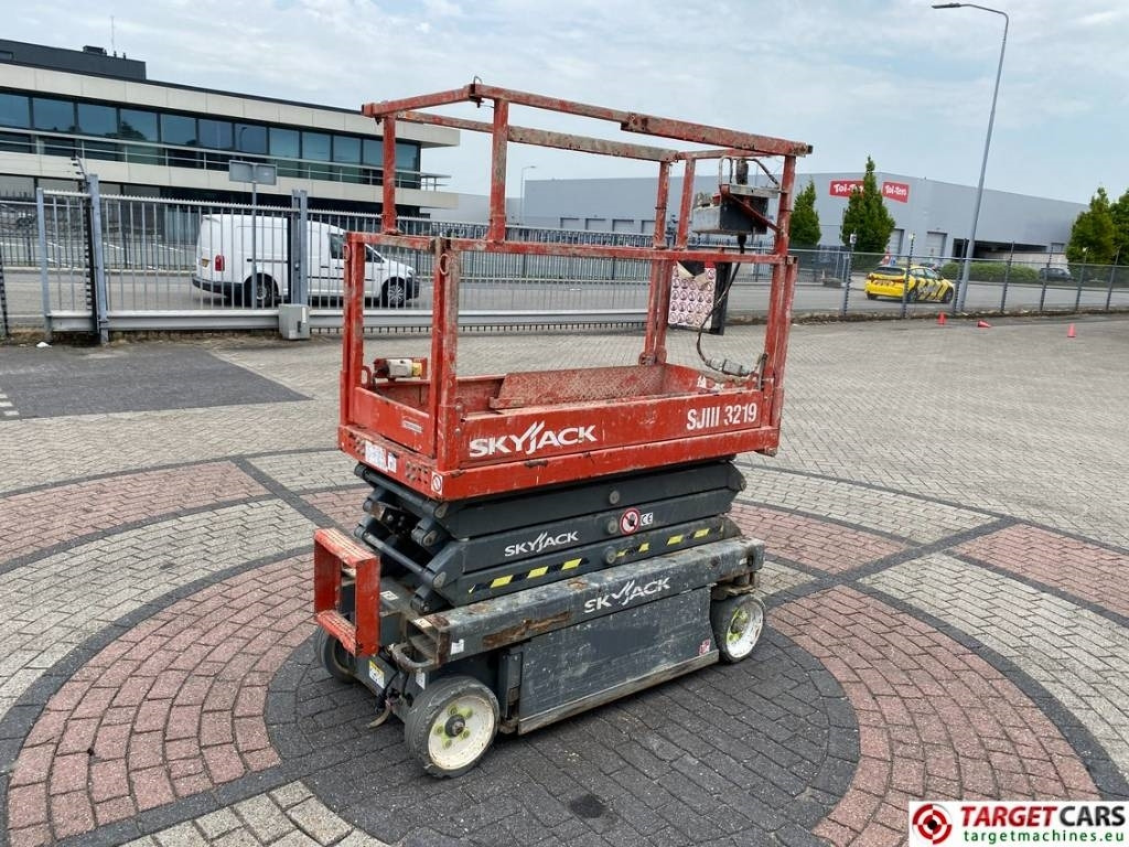 SkyJack SJIII-3219 Electric Scissor Work Lift 780cm - Škarasta podizna platforma: slika SkyJack SJIII-3219 Electric Scissor Work Lift 780cm - Škarasta podizna platforma SkyJack SJIII-3219 Electric Scissor Work Lift 780cm - Škarasta podizna platforma: slika SkyJack SJIII-3219 Electric Scissor Work Lift 780cm - Škarasta podizna platforma