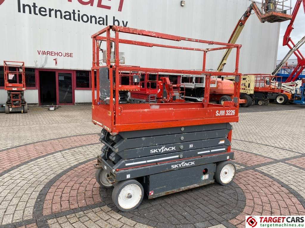 SkyJack SJIII-3226 Electric 3226 Scissor Work Lift 990cm - Škarasta podizna platforma: slika SkyJack SJIII-3226 Electric 3226 Scissor Work Lift 990cm - Škarasta podizna platforma SkyJack SJIII-3226 Electric 3226 Scissor Work Lift 990cm - Škarasta podizna platforma: slika SkyJack SJIII-3226 Electric 3226 Scissor Work Lift 990cm - Škarasta podizna platforma