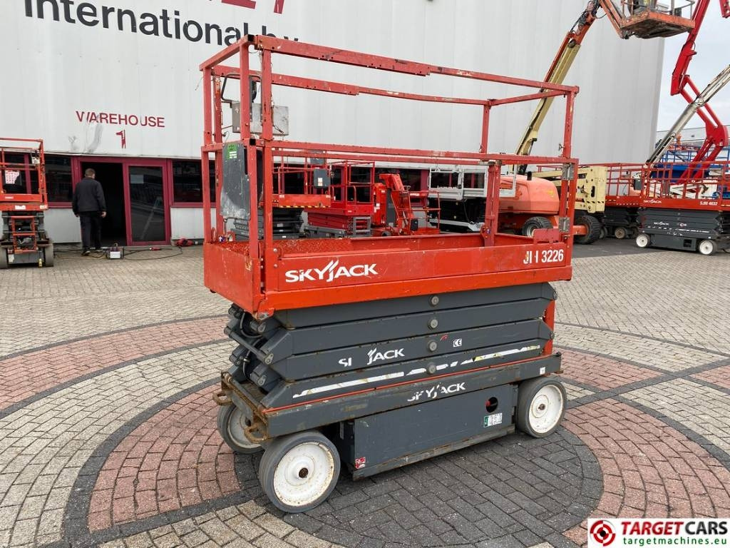 SkyJack SJIII-3226 Electric 3226 Scissor Work Lift 990cm - Škarasta podizna platforma: slika SkyJack SJIII-3226 Electric 3226 Scissor Work Lift 990cm - Škarasta podizna platforma SkyJack SJIII-3226 Electric 3226 Scissor Work Lift 990cm - Škarasta podizna platforma: slika SkyJack SJIII-3226 Electric 3226 Scissor Work Lift 990cm - Škarasta podizna platforma