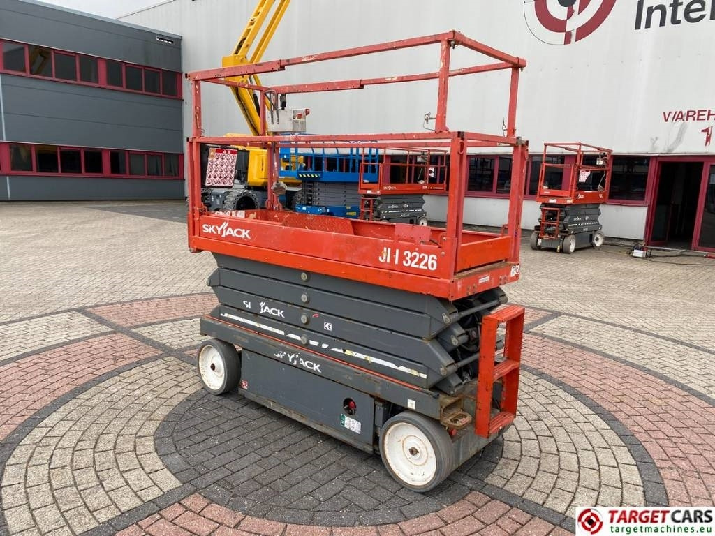 SkyJack SJIII-3226 Electric 3226 Scissor Work Lift 990cm - Škarasta podizna platforma: slika SkyJack SJIII-3226 Electric 3226 Scissor Work Lift 990cm - Škarasta podizna platforma SkyJack SJIII-3226 Electric 3226 Scissor Work Lift 990cm - Škarasta podizna platforma: slika SkyJack SJIII-3226 Electric 3226 Scissor Work Lift 990cm - Škarasta podizna platforma