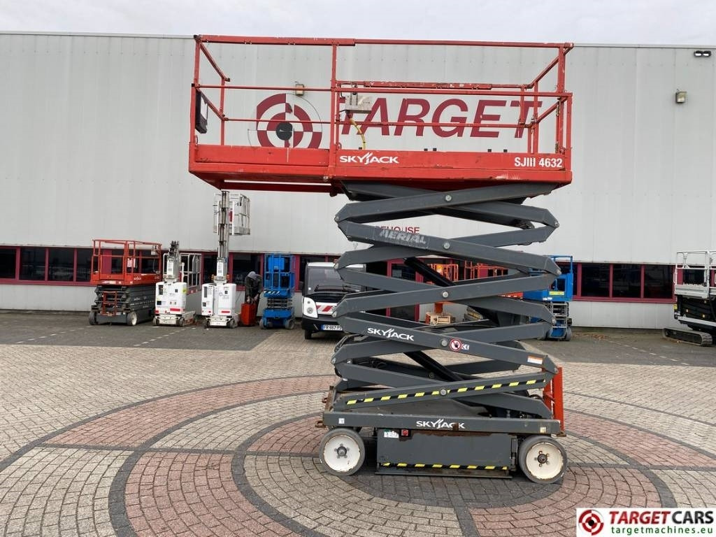 SkyJack SJIII-4632 Electric 4632 Scissor Work Lift 1170cm - Škarasta podizna platforma: slika SkyJack SJIII-4632 Electric 4632 Scissor Work Lift 1170cm - Škarasta podizna platforma SkyJack SJIII-4632 Electric 4632 Scissor Work Lift 1170cm - Škarasta podizna platforma: slika SkyJack SJIII-4632 Electric 4632 Scissor Work Lift 1170cm - Škarasta podizna platforma