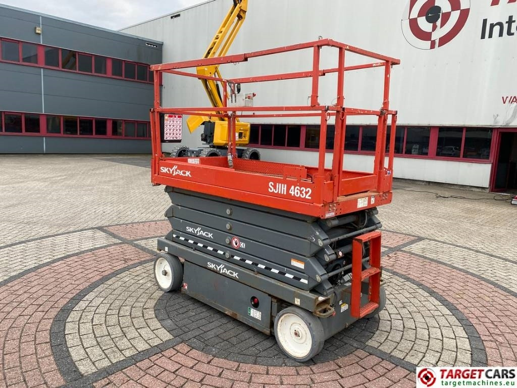 SkyJack SJIII-4632 Electric 4632 Scissor Work Lift 1170cm - Škarasta podizna platforma: slika SkyJack SJIII-4632 Electric 4632 Scissor Work Lift 1170cm - Škarasta podizna platforma SkyJack SJIII-4632 Electric 4632 Scissor Work Lift 1170cm - Škarasta podizna platforma: slika SkyJack SJIII-4632 Electric 4632 Scissor Work Lift 1170cm - Škarasta podizna platforma