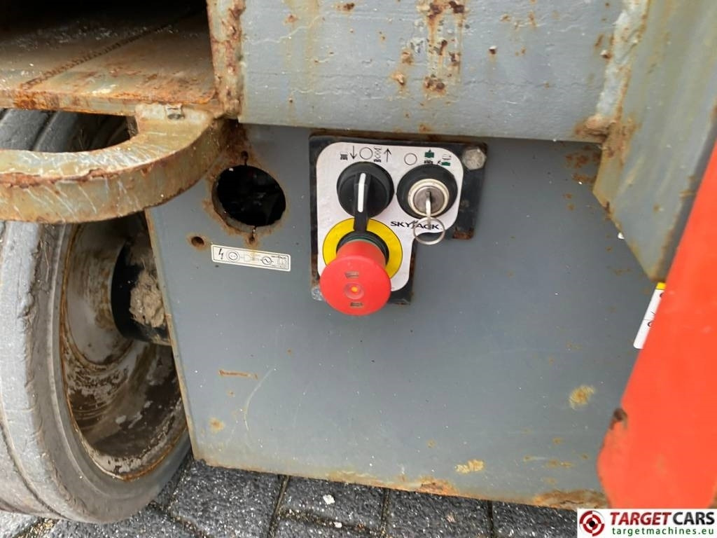 Škarasta podizna platforma SkyJack SJIII-4632 Electric Scissor SJ4632 WorkLift 1170cm: slika Škarasta podizna platforma SkyJack SJIII-4632 Electric Scissor SJ4632 WorkLift 1170cm