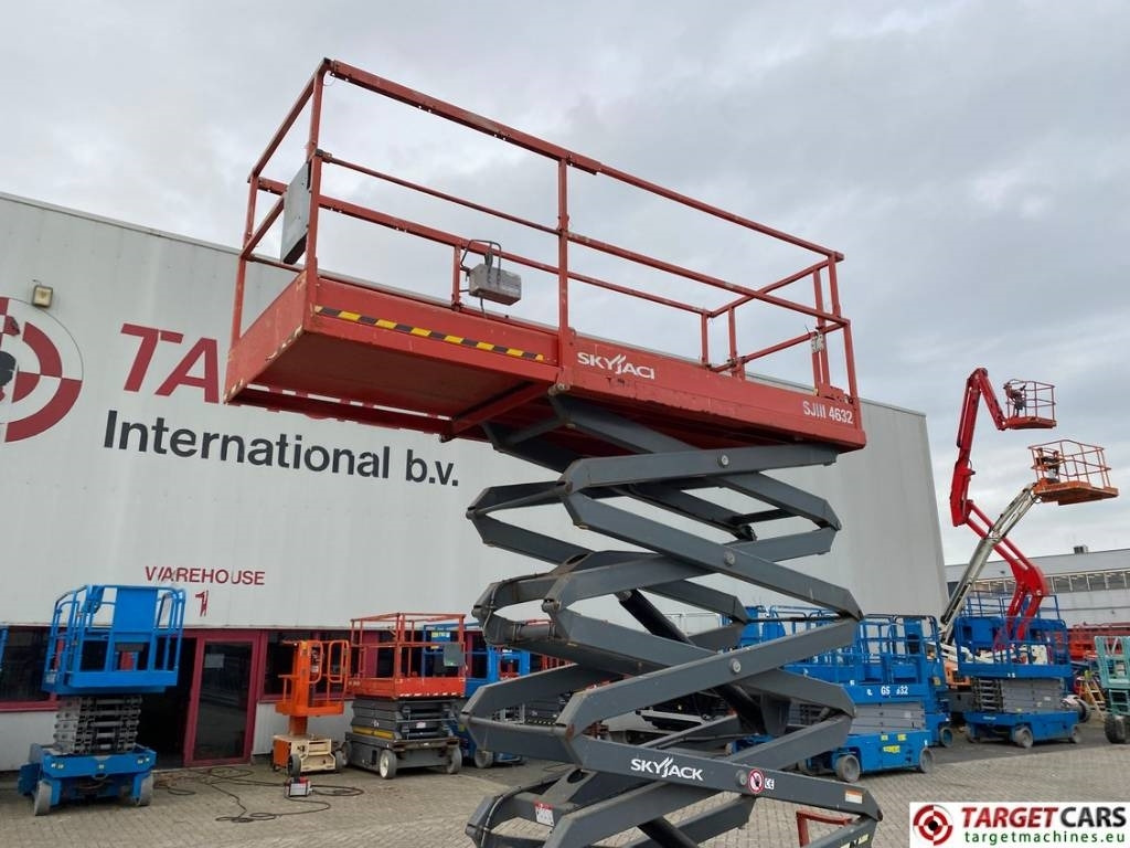 Škarasta podizna platforma SkyJack SJIII-4632 Electric Scissor SJ4632 WorkLift 1170cm: slika Škarasta podizna platforma SkyJack SJIII-4632 Electric Scissor SJ4632 WorkLift 1170cm