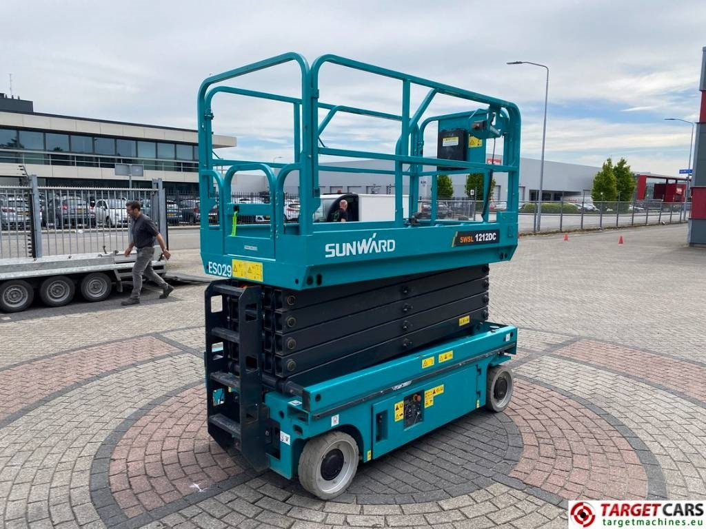 Sunward SWSL1212DC Electric Scissor Work LIft 1200cm - Škarasta podizna platforma: slika Sunward SWSL1212DC Electric Scissor Work LIft 1200cm - Škarasta podizna platforma Sunward SWSL1212DC Electric Scissor Work LIft 1200cm - Škarasta podizna platforma: slika Sunward SWSL1212DC Electric Scissor Work LIft 1200cm - Škarasta podizna platforma