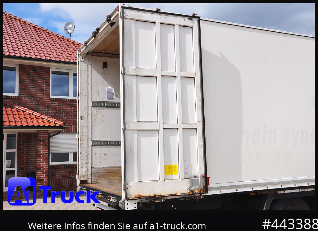 KRONE SDK 27, Koffer, 1 Vorbesitzer, Plywood, 3x vorhanden - Poluprikolica sa zatvorenim sandukom: slika KRONE SDK 27, Koffer, 1 Vorbesitzer, Plywood, 3x vorhanden - Poluprikolica sa zatvorenim sandukom KRONE SDK 27, Koffer, 1 Vorbesitzer, Plywood, 3x vorhanden - Poluprikolica sa zatvorenim sandukom: slika KRONE SDK 27, Koffer, 1 Vorbesitzer, Plywood, 3x vorhanden - Poluprikolica sa zatvorenim sandukom