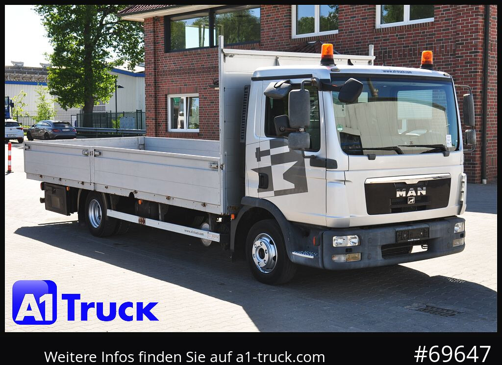 MAN TGL 8,220, Pritsche offen, L6400mm, AHK, - Dostavno vozilo s ravnom platformom: slika MAN TGL 8,220, Pritsche offen, L6400mm, AHK, - Dostavno vozilo s ravnom platformom MAN TGL 8,220, Pritsche offen, L6400mm, AHK, - Dostavno vozilo s ravnom platformom: slika MAN TGL 8,220, Pritsche offen, L6400mm, AHK, - Dostavno vozilo s ravnom platformom