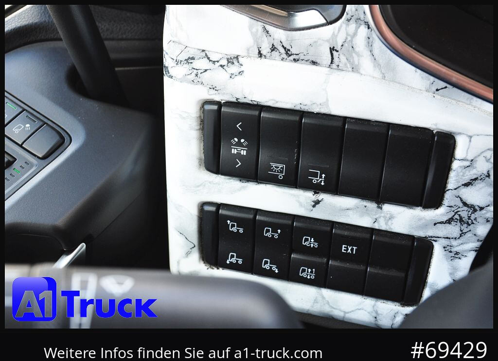 SCANIA P 320 P 6x2,, Getränke, Lenkachse, LBW: Dhollandia DHLM 30 - Kamion za prijevoz pića: slika SCANIA P 320 P 6x2,, Getränke, Lenkachse, LBW: Dhollandia DHLM 30 - Kamion za prijevoz pića SCANIA P 320 P 6x2,, Getränke, Lenkachse, LBW: Dhollandia DHLM 30 - Kamion za prijevoz pića: slika SCANIA P 320 P 6x2,, Getränke, Lenkachse, LBW: Dhollandia DHLM 30 - Kamion za prijevoz pića
