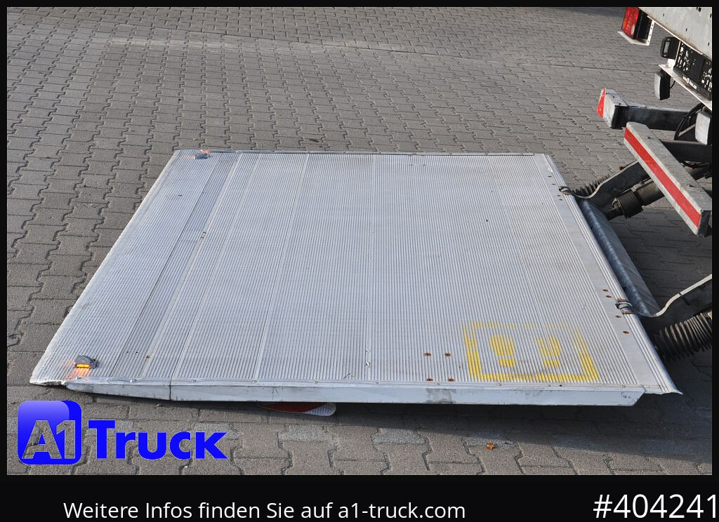 SCHMITZ Getränke, Lenkachse, LBW, Ladebordwand, kurzer Aufbau - Poluprikolica za prijevoz pića: slika SCHMITZ Getränke, Lenkachse, LBW, Ladebordwand, kurzer Aufbau - Poluprikolica za prijevoz pića SCHMITZ Getränke, Lenkachse, LBW, Ladebordwand, kurzer Aufbau - Poluprikolica za prijevoz pića: slika SCHMITZ Getränke, Lenkachse, LBW, Ladebordwand, kurzer Aufbau - Poluprikolica za prijevoz pića