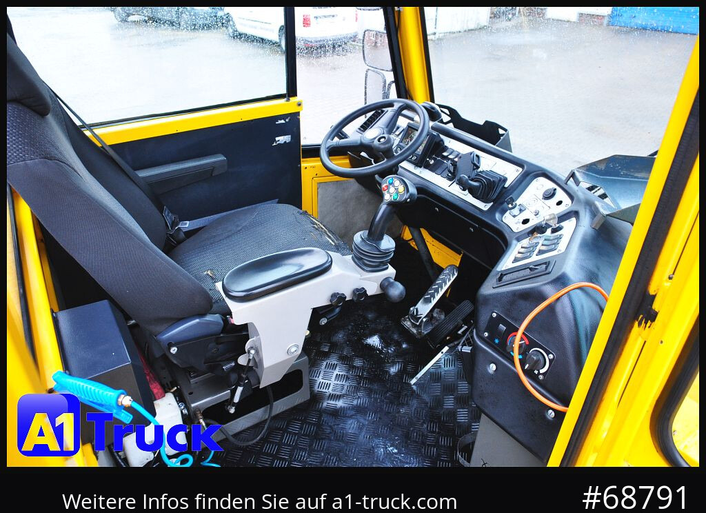 TERBERG Terberg BC 182 Umsetzer, Wiesel, Kamag - Terminalni traktor: slika TERBERG Terberg BC 182 Umsetzer, Wiesel, Kamag - Terminalni traktor TERBERG Terberg BC 182 Umsetzer, Wiesel, Kamag - Terminalni traktor: slika TERBERG Terberg BC 182 Umsetzer, Wiesel, Kamag - Terminalni traktor