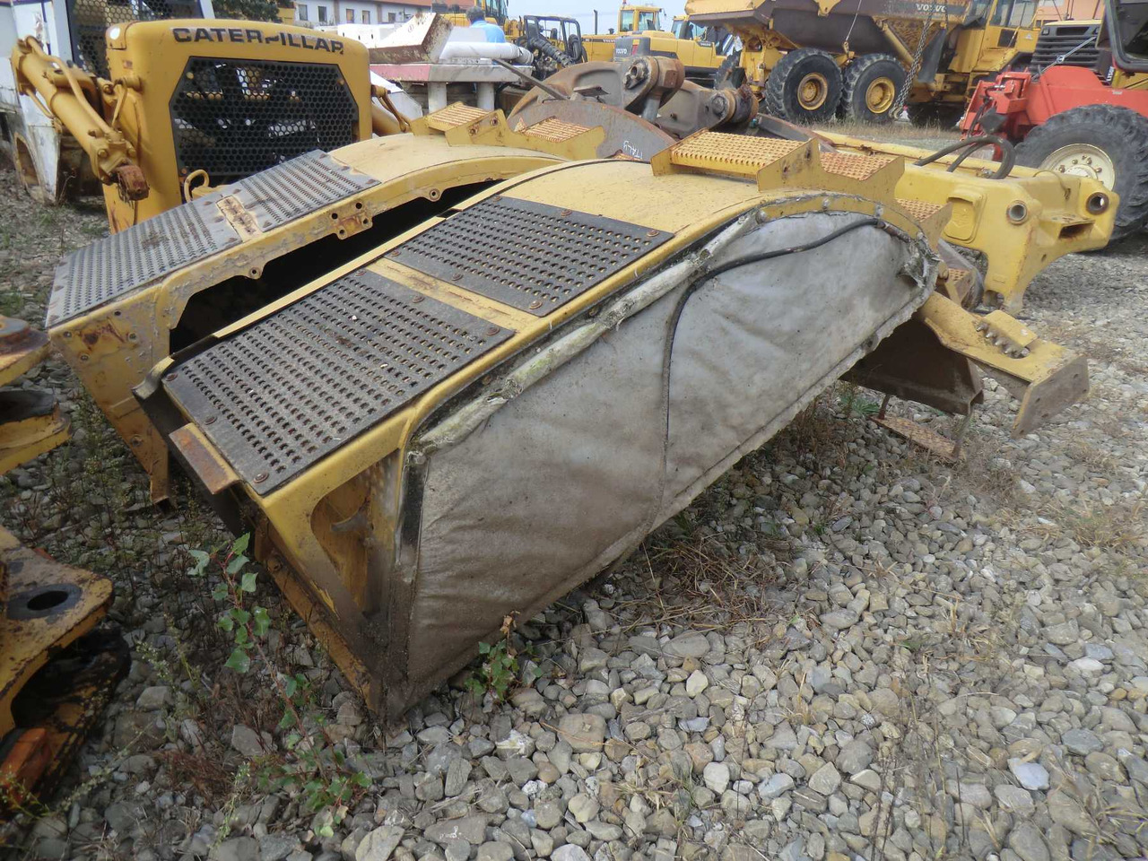 Caterpillar 735 Parafango anteriore destro e sinistro. - Blatobran za Građevinski strojevi: slika Caterpillar 735 Parafango anteriore destro e sinistro. - Blatobran za Građevinski strojevi Caterpillar 735 Parafango anteriore destro e sinistro. - Blatobran za Građevinski strojevi: slika Caterpillar 735 Parafango anteriore destro e sinistro. - Blatobran za Građevinski strojevi