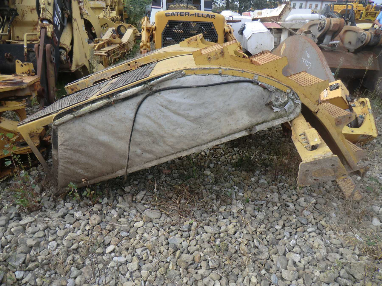 Caterpillar 735 Parafango anteriore destro e sinistro. - Blatobran za Građevinski strojevi: slika Caterpillar 735 Parafango anteriore destro e sinistro. - Blatobran za Građevinski strojevi Caterpillar 735 Parafango anteriore destro e sinistro. - Blatobran za Građevinski strojevi: slika Caterpillar 735 Parafango anteriore destro e sinistro. - Blatobran za Građevinski strojevi