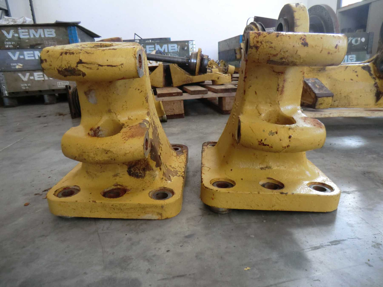 Caterpillar 735 Supporto barra equilibratrice centrale e posteriore - Karoserija i eksterijer za Građevinski strojevi: slika Caterpillar 735 Supporto barra equilibratrice centrale e posteriore - Karoserija i eksterijer za Građevinski strojevi Caterpillar 735 Supporto barra equilibratrice centrale e posteriore - Karoserija i eksterijer za Građevinski strojevi: slika Caterpillar 735 Supporto barra equilibratrice centrale e posteriore - Karoserija i eksterijer za Građevinski strojevi