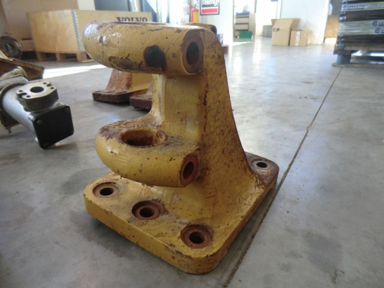 Caterpillar 735 Supporto barra equilibratrice frontale - Karoserija i eksterijer za Građevinski strojevi: slika Caterpillar 735 Supporto barra equilibratrice frontale - Karoserija i eksterijer za Građevinski strojevi Caterpillar 735 Supporto barra equilibratrice frontale - Karoserija i eksterijer za Građevinski strojevi: slika Caterpillar 735 Supporto barra equilibratrice frontale - Karoserija i eksterijer za Građevinski strojevi