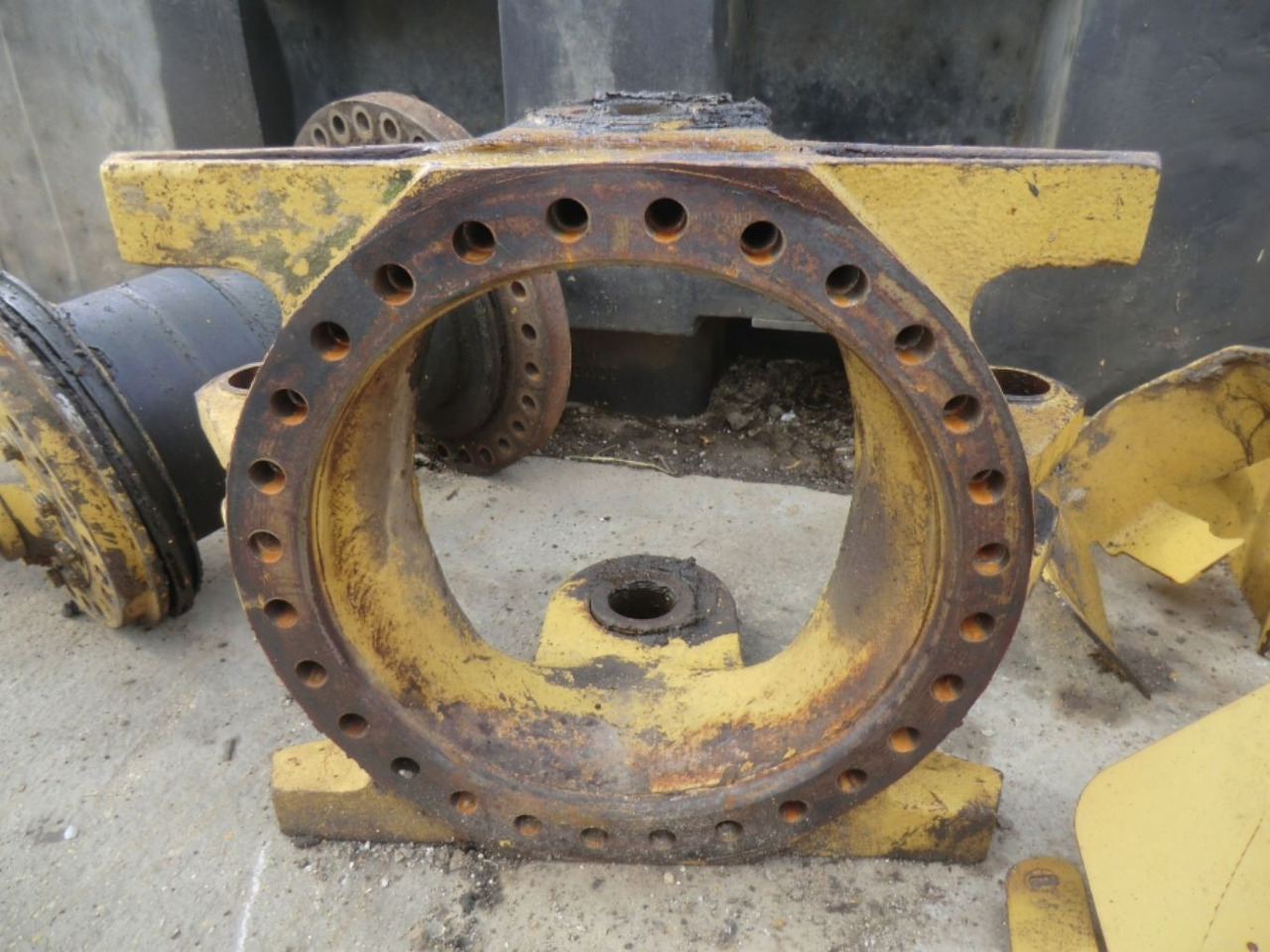 Caterpillar 735 Supporto perno snodo centrale - Karoserija i eksterijer za Građevinski strojevi: slika Caterpillar 735 Supporto perno snodo centrale - Karoserija i eksterijer za Građevinski strojevi Caterpillar 735 Supporto perno snodo centrale - Karoserija i eksterijer za Građevinski strojevi: slika Caterpillar 735 Supporto perno snodo centrale - Karoserija i eksterijer za Građevinski strojevi