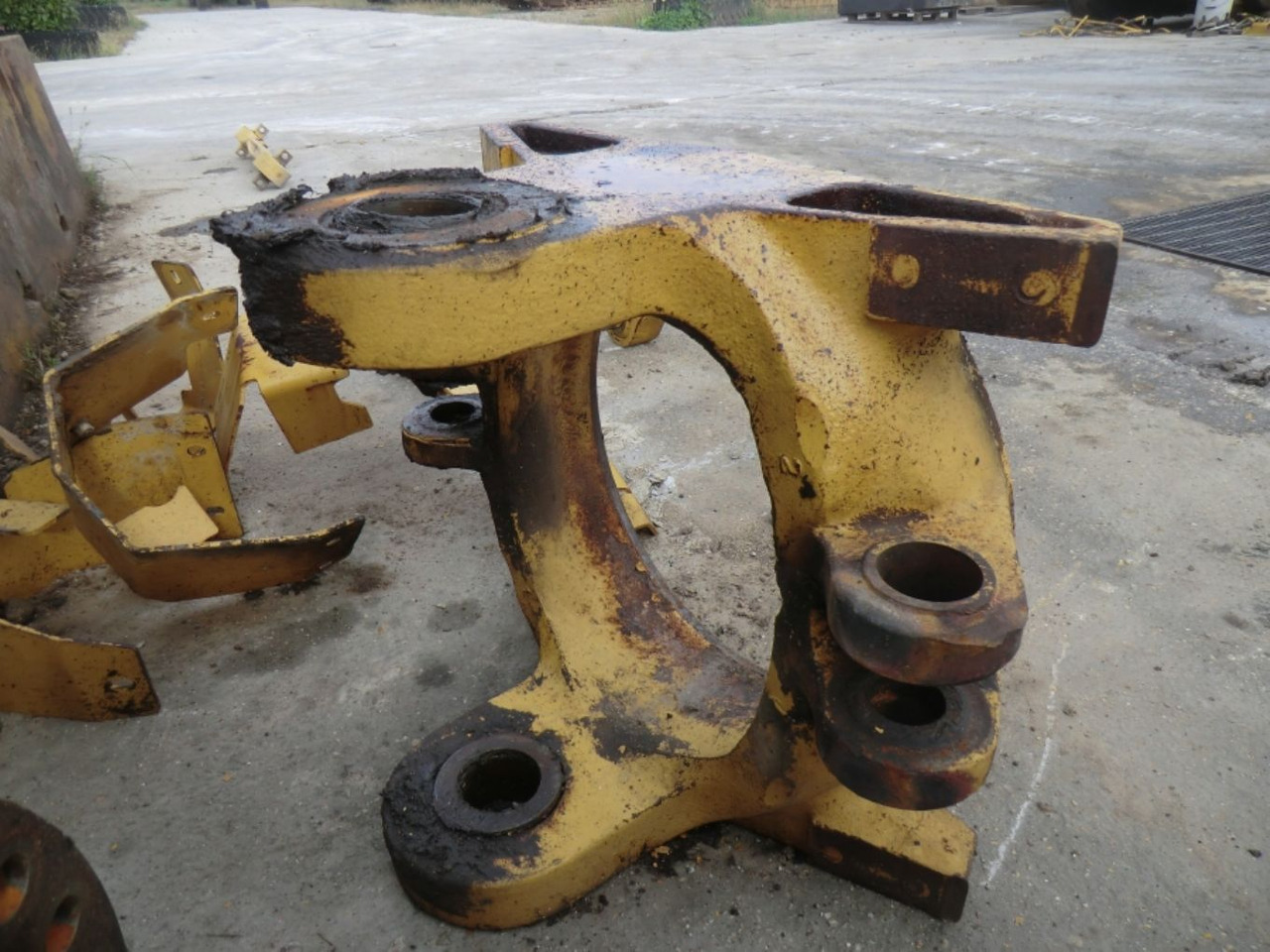 Caterpillar 735 Supporto perno snodo centrale - Karoserija i eksterijer za Građevinski strojevi: slika Caterpillar 735 Supporto perno snodo centrale - Karoserija i eksterijer za Građevinski strojevi Caterpillar 735 Supporto perno snodo centrale - Karoserija i eksterijer za Građevinski strojevi: slika Caterpillar 735 Supporto perno snodo centrale - Karoserija i eksterijer za Građevinski strojevi