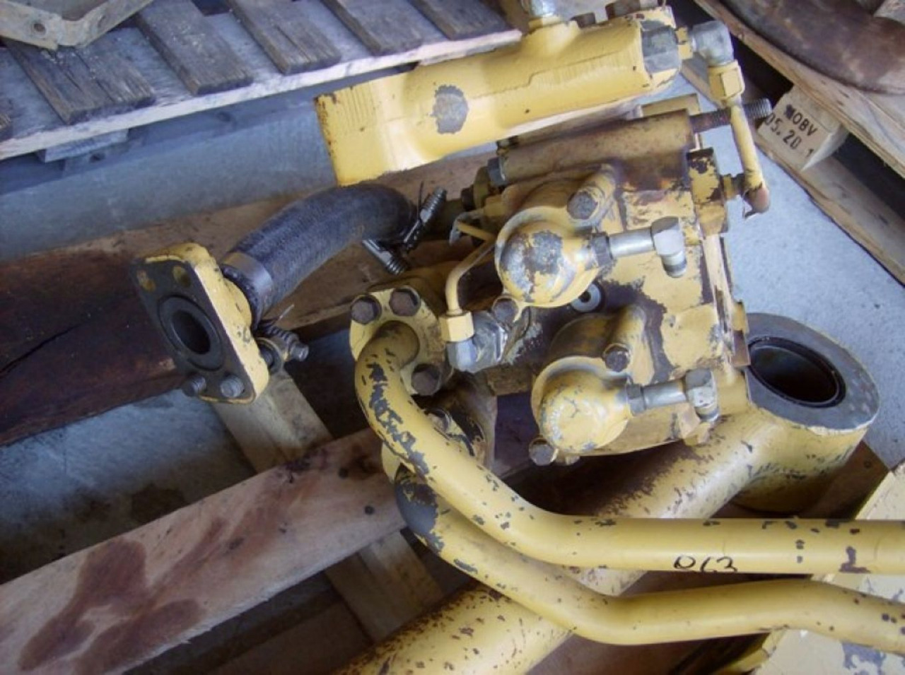 Caterpillar 963 DISTRIBUTORE IDRAULICO - Hidraulični ventil za Građevinski strojevi: slika Caterpillar 963 DISTRIBUTORE IDRAULICO - Hidraulični ventil za Građevinski strojevi Caterpillar 963 DISTRIBUTORE IDRAULICO - Hidraulični ventil za Građevinski strojevi: slika Caterpillar 963 DISTRIBUTORE IDRAULICO - Hidraulični ventil za Građevinski strojevi