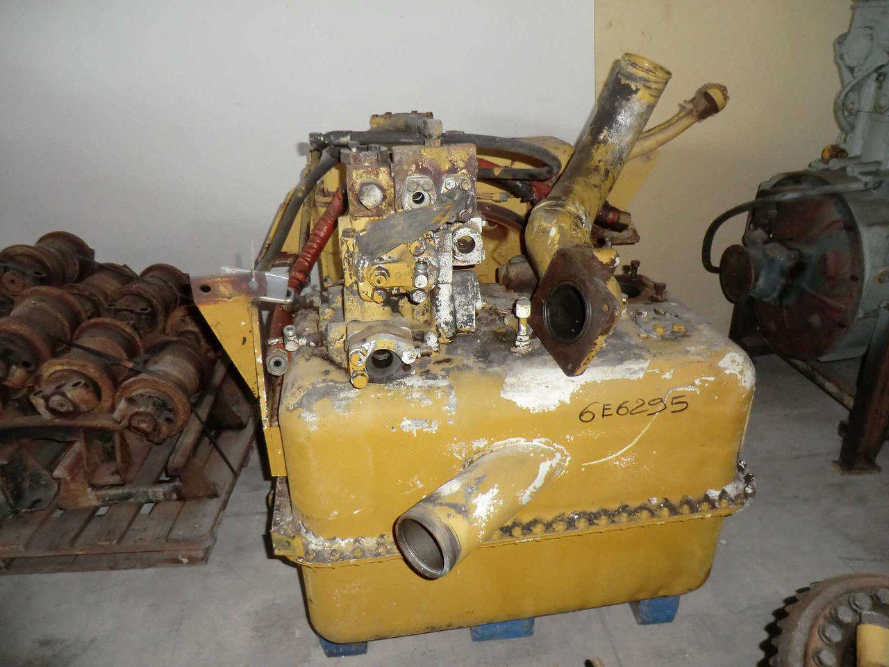 Karoserija i eksterijer za Građevinski strojevi Caterpillar 966F II SERBATOIO: slika Karoserija i eksterijer za Građevinski strojevi Caterpillar 966F II SERBATOIO Karoserija i eksterijer za Građevinski strojevi Caterpillar 966F II SERBATOIO: slika Karoserija i eksterijer za Građevinski strojevi Caterpillar 966F II SERBATOIO