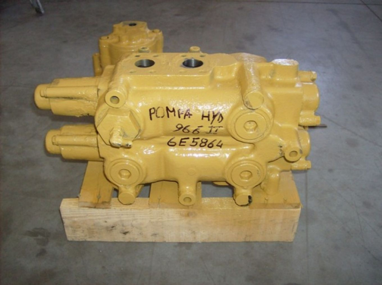 Caterpillar 966F II VALVOLA DISTRIBUTORE - Ventil za Građevinski strojevi: slika Caterpillar 966F II VALVOLA DISTRIBUTORE - Ventil za Građevinski strojevi Caterpillar 966F II VALVOLA DISTRIBUTORE - Ventil za Građevinski strojevi: slika Caterpillar 966F II VALVOLA DISTRIBUTORE - Ventil za Građevinski strojevi