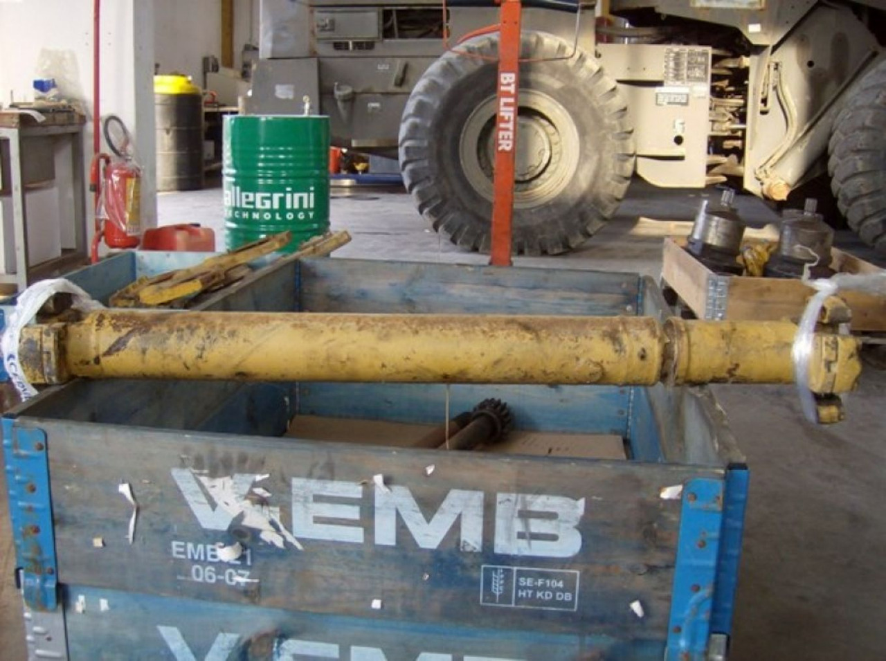 Caterpillar D300D ALBERO DI TRASMISSIONE - Polosovina za Građevinski strojevi: slika Caterpillar D300D ALBERO DI TRASMISSIONE - Polosovina za Građevinski strojevi Caterpillar D300D ALBERO DI TRASMISSIONE - Polosovina za Građevinski strojevi: slika Caterpillar D300D ALBERO DI TRASMISSIONE - Polosovina za Građevinski strojevi