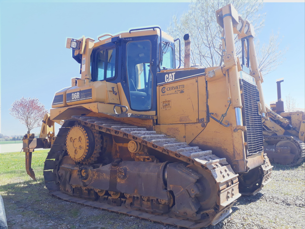 Caterpillar D6R II XL - Buldožer: slika Caterpillar D6R II XL - Buldožer Caterpillar D6R II XL - Buldožer: slika Caterpillar D6R II XL - Buldožer