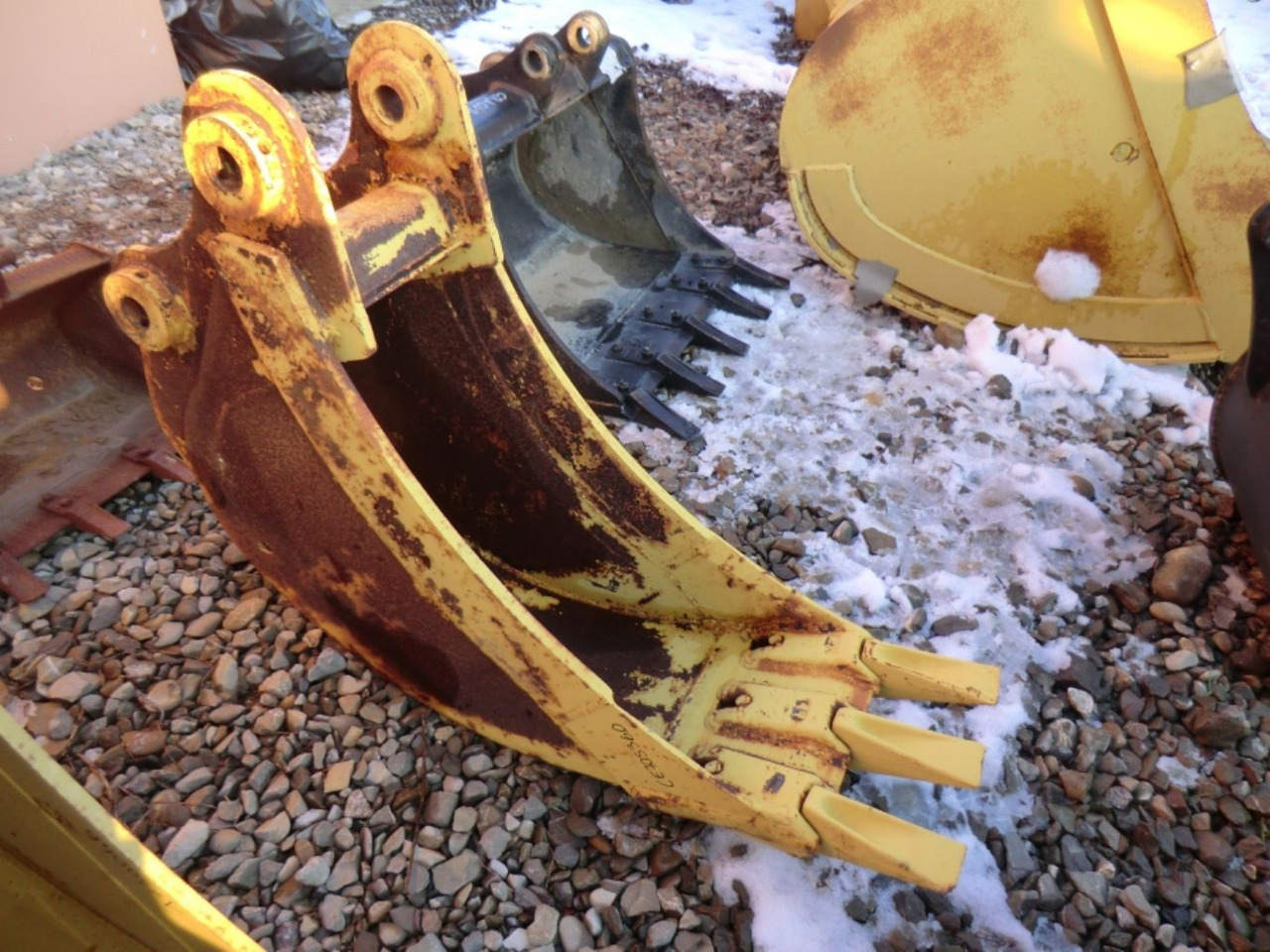 Caterpillar E70 Benna con denti, larghezza mm 350 - Korpa za bager: slika Caterpillar E70 Benna con denti, larghezza mm 350 - Korpa za bager Caterpillar E70 Benna con denti, larghezza mm 350 - Korpa za bager: slika Caterpillar E70 Benna con denti, larghezza mm 350 - Korpa za bager