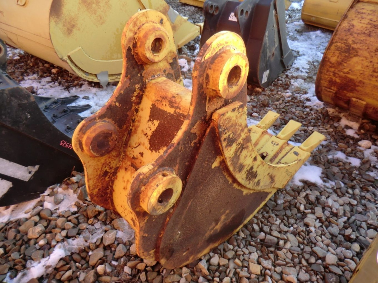 Caterpillar E70 Benna con denti, larghezza mm 350 - Korpa za bager: slika Caterpillar E70 Benna con denti, larghezza mm 350 - Korpa za bager Caterpillar E70 Benna con denti, larghezza mm 350 - Korpa za bager: slika Caterpillar E70 Benna con denti, larghezza mm 350 - Korpa za bager