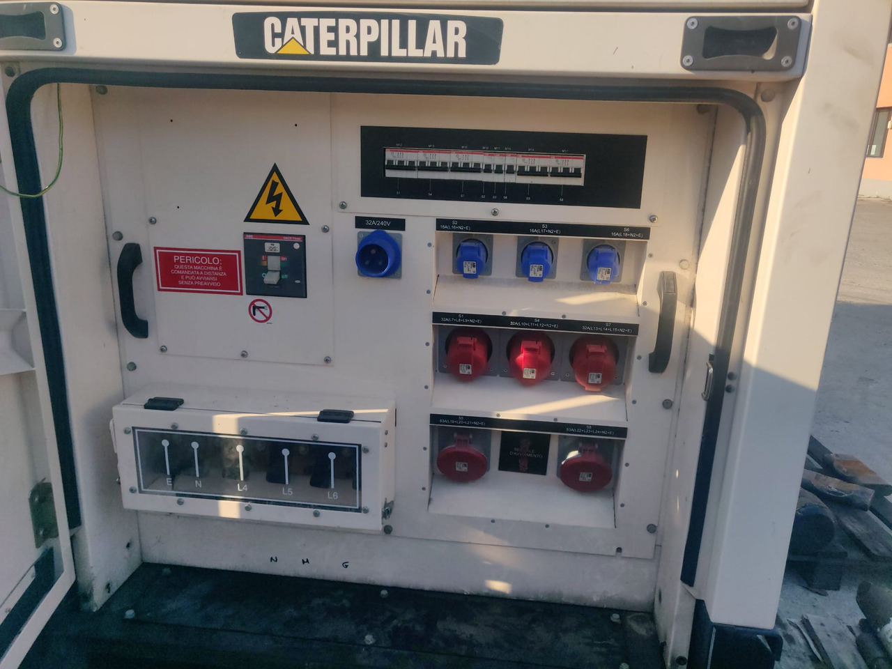 Generatorski set Caterpillar Olympian XQE200: slika Generatorski set Caterpillar Olympian XQE200