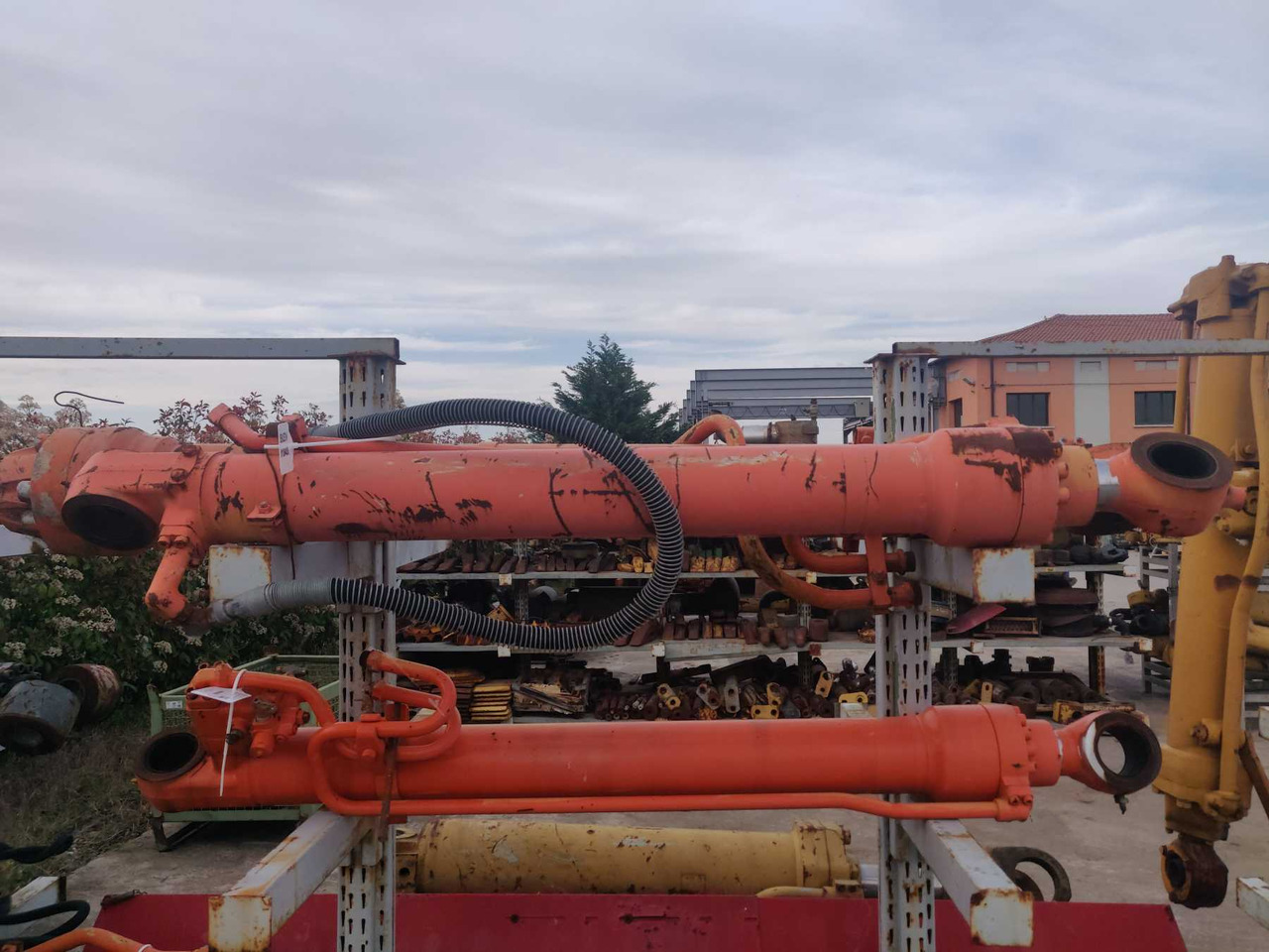 HITACHI ZX240 BAS Cilindro benna - Hidraulični cilindar za Građevinski strojevi: slika HITACHI ZX240 BAS Cilindro benna - Hidraulični cilindar za Građevinski strojevi HITACHI ZX240 BAS Cilindro benna - Hidraulični cilindar za Građevinski strojevi: slika HITACHI ZX240 BAS Cilindro benna - Hidraulični cilindar za Građevinski strojevi
