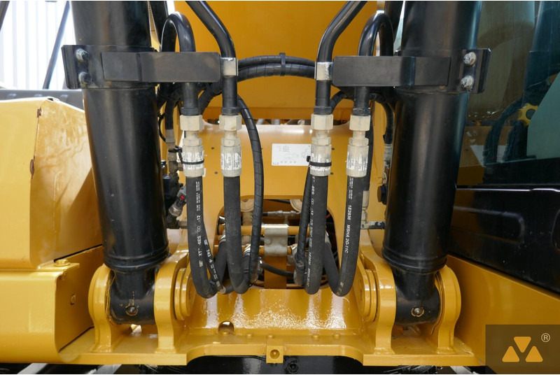 Bager gusjeničar Caterpillar 320: slika Bager gusjeničar Caterpillar 320 Bager gusjeničar Caterpillar 320: slika Bager gusjeničar Caterpillar 320