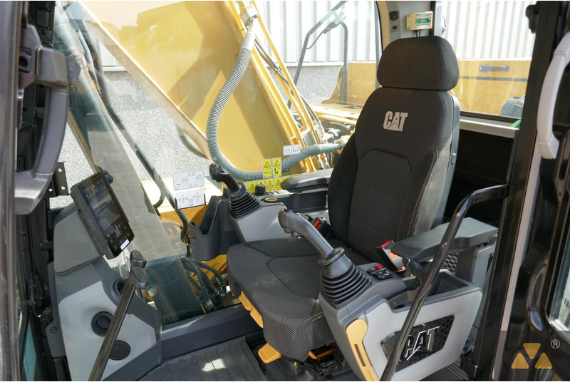 Bager gusjeničar Caterpillar 320: slika Bager gusjeničar Caterpillar 320 Bager gusjeničar Caterpillar 320: slika Bager gusjeničar Caterpillar 320