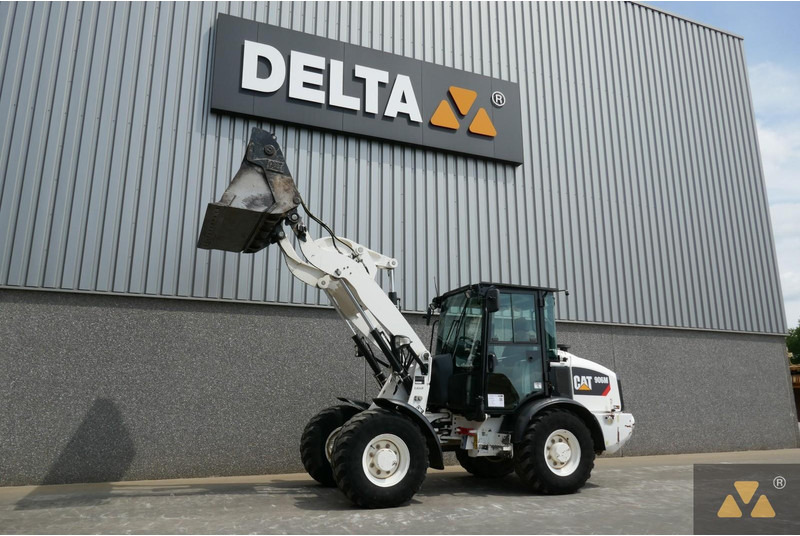 Caterpillar 906M - Utovarivač na kotačima: slika Caterpillar 906M - Utovarivač na kotačima Caterpillar 906M - Utovarivač na kotačima: slika Caterpillar 906M - Utovarivač na kotačima