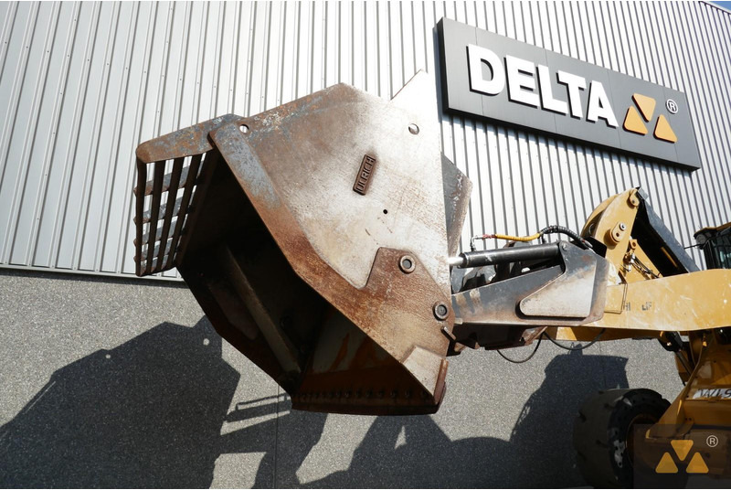 Utovarivač na kotačima Caterpillar 938M: slika Utovarivač na kotačima Caterpillar 938M