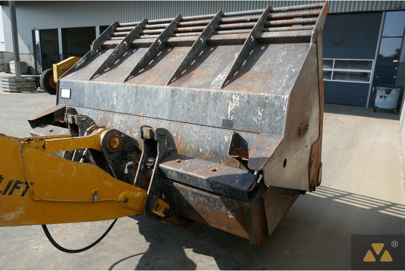 Utovarivač na kotačima Caterpillar 938M: slika Utovarivač na kotačima Caterpillar 938M