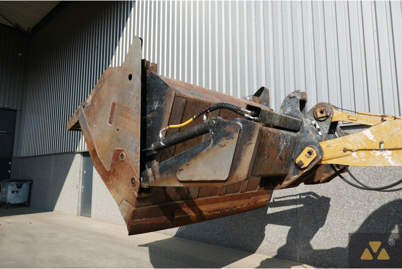 Utovarivač na kotačima Caterpillar 938M: slika Utovarivač na kotačima Caterpillar 938M