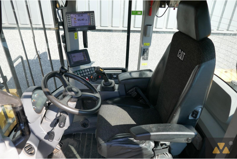 Utovarivač na kotačima Caterpillar 938M: slika Utovarivač na kotačima Caterpillar 938M Utovarivač na kotačima Caterpillar 938M: slika Utovarivač na kotačima Caterpillar 938M