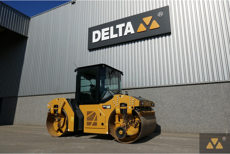 Caterpillar CB13 - Valjak: slika Caterpillar CB13 - Valjak Caterpillar CB13 - Valjak: slika Caterpillar CB13 - Valjak