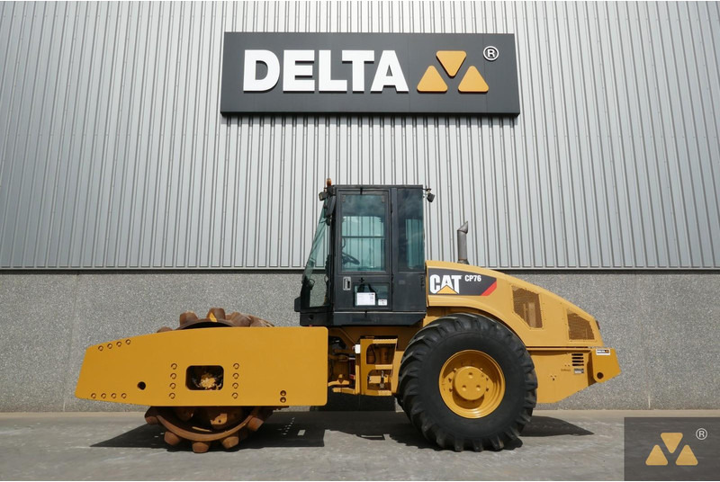 Caterpillar CP76 - Valjak: slika Caterpillar CP76 - Valjak Caterpillar CP76 - Valjak: slika Caterpillar CP76 - Valjak