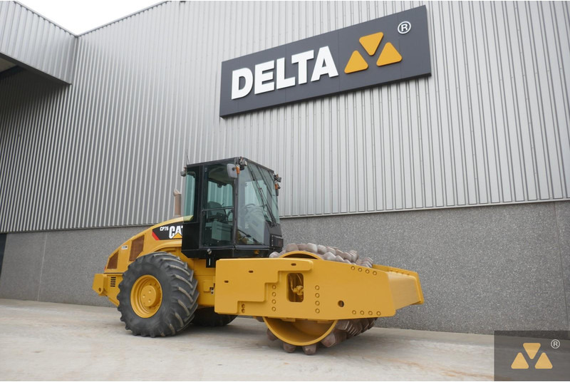 Caterpillar CP76 - Valjak: slika Caterpillar CP76 - Valjak Caterpillar CP76 - Valjak: slika Caterpillar CP76 - Valjak
