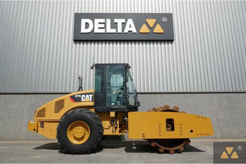 Caterpillar CP76 - Valjak: slika Caterpillar CP76 - Valjak Caterpillar CP76 - Valjak: slika Caterpillar CP76 - Valjak