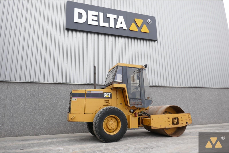 Caterpillar CS433C - Valjak: slika Caterpillar CS433C - Valjak Caterpillar CS433C - Valjak: slika Caterpillar CS433C - Valjak