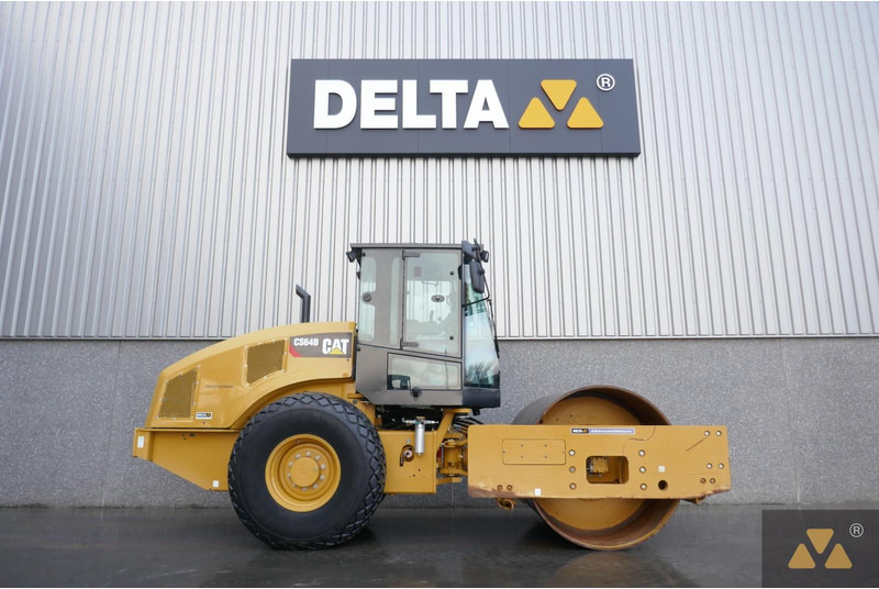 Caterpillar CS64B - Valjak: slika Caterpillar CS64B - Valjak Caterpillar CS64B - Valjak: slika Caterpillar CS64B - Valjak