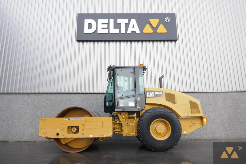 Valjak Caterpillar CS64B: slika Valjak Caterpillar CS64B