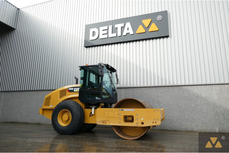 Caterpillar CS66B - Valjak: slika Caterpillar CS66B - Valjak Caterpillar CS66B - Valjak: slika Caterpillar CS66B - Valjak