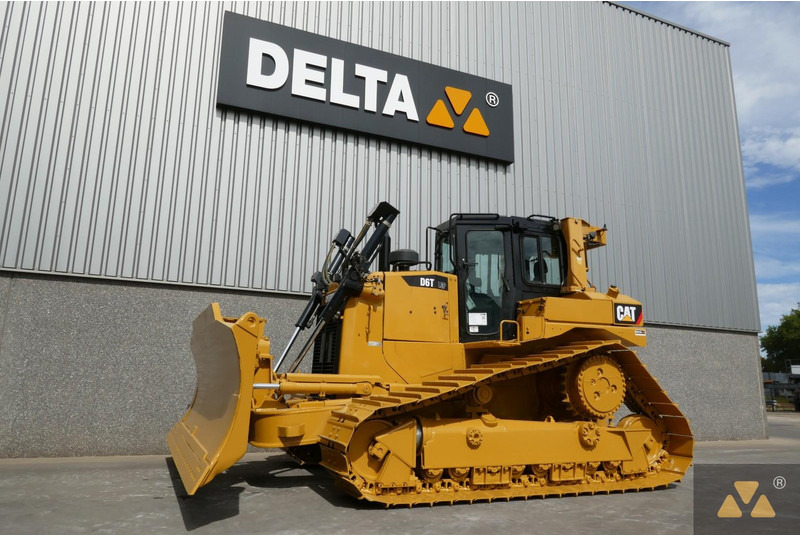 Buldožer Caterpillar D6T LGP: slika Buldožer Caterpillar D6T LGP