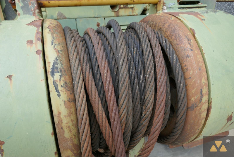 Buldožer Caterpillar D7F Ex-army: slika Buldožer Caterpillar D7F Ex-army Buldožer Caterpillar D7F Ex-army: slika Buldožer Caterpillar D7F Ex-army