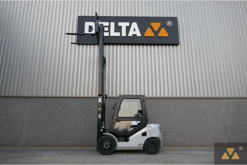 Un FD30T-NJB1 - Građevinski strojevi: slika Un FD30T-NJB1 - Građevinski strojevi Un FD30T-NJB1 - Građevinski strojevi: slika Un FD30T-NJB1 - Građevinski strojevi